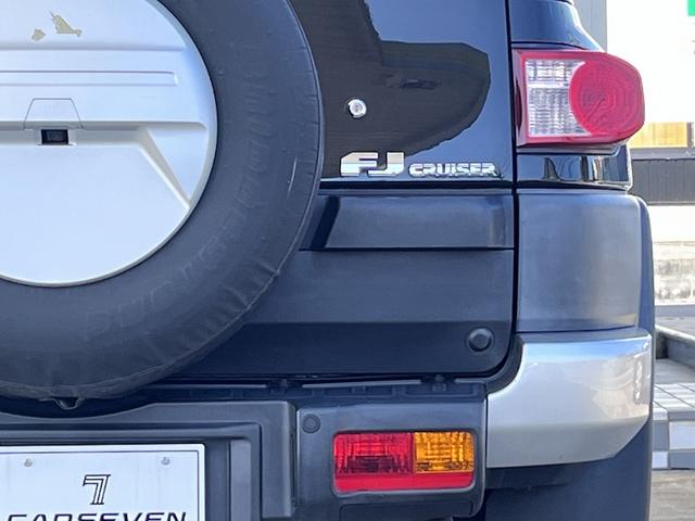 ＦＪクルーザー ベースグレード　車検整備付　保証付　純正メモリーナビ　Ｂｌｕｅｔｏｏｔｈ　ＵＳＢ端子　バックカメラ　ルームミラータイプドライブレコーダー　リアクリアランスソナー　キーレス　ブラック／白ツートン　社外アルミ（40枚目）