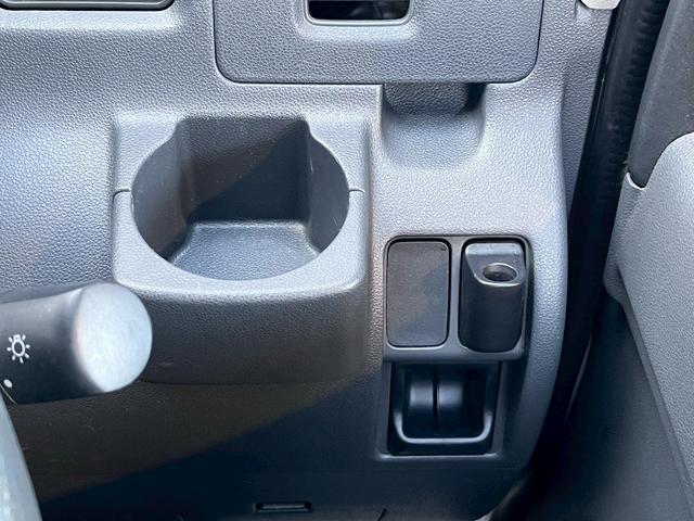 ハイゼットカーゴ DX 点検整備付 禁煙車 保証あり 社外メモリーナビ 地デジTV DVD再生 パワステ パワーウィンドウ 両側スライドドア(8枚目)