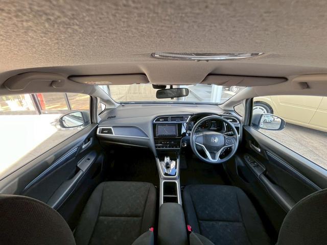シャトル ハイブリッド　ホンダセンシング　車検整備付　禁煙車　衝突軽減ブレーキ　アダプティブクルーズコントロール　ナビ　バックカメラ　ＣＤ　Ｂｌｕｅｔｏｏｔｈ（5枚目）