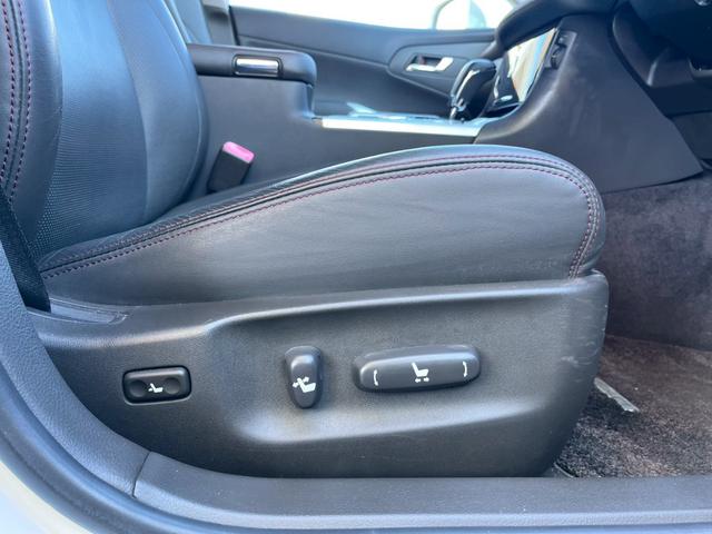 �y���J�t�F�̂悤�ȓX�����z�x�O�̗����������J�t�F�̂悤�ȓX���ƂȂ��Ă���܂��B�X���̓E�b�f�B�ȃf�U�C���Ŋϗt�A�����L�x�I�h�����N�ł����ĂȂ��v���܂��̂łǂ�����������肨�߂������������B