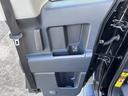 ベースグレード　車検整備付　保証付　純正メモリーナビ　Ｂｌｕｅｔｏｏｔｈ　ＵＳＢ端子　バックカメラ　ルームミラータイプドライブレコーダー　リアクリアランスソナー　キーレス　ブラック／白ツートン　社外アルミ（22枚目）