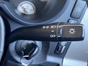 ベースグレード　車検整備付　保証付　純正メモリーナビ　Ｂｌｕｅｔｏｏｔｈ　ＵＳＢ端子　バックカメラ　ルームミラータイプドライブレコーダー　リアクリアランスソナー　キーレス　ブラック／白ツートン　社外アルミ（51枚目）