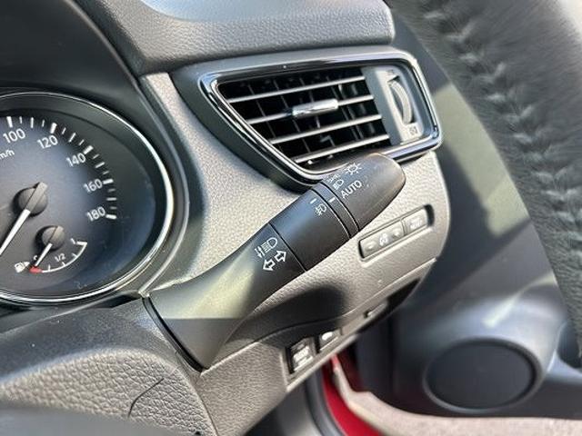 エクストレイル ２０Ｘ　禁煙車　プロパイロット　パノラミックガラスルーフ　純正メモリーナビ　フルセグＴＶ　Ｂｌｕｅｔｏｏｔｈ　アラウンドビュー　ＬＥＤヘッドライト　シートヒーター　防水コンビシート　ＤＶＤ＆ブルーレイ再生可能（20枚目）