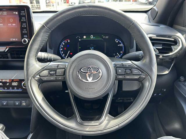 ヤリスクロス Ｚ　アドベンチャー　スマートキー　衝突軽減ブレーキ　クルコン　クリアランスソナー　ＥＴＣ　ドラレコ　ハンドルヒーター　パワーシート　シートヒーター　ディスプレイオーディオ　Ｂｌｕｅｔｏｏｔｈ　バックカメラ　ＵＳＢ　オート（9枚目）