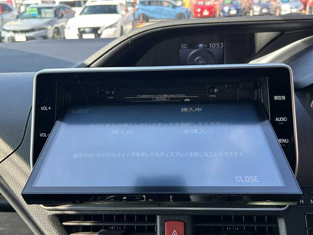 ヴォクシー ZS GRスポーツ GR専用フルエアロ・シート・ステアリング・18インチアルミ 両側電動スライドドア ナビNSZN-W66T フルセグ BT ETC Bカメラ ウーファー・ツイーター デュアルエアコン オートハイビーム(5枚目)