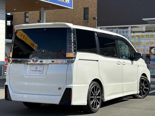 ヴォクシー ZS GRスポーツ GR専用フルエアロ・シート・ステアリング・18インチアルミ 両側電動スライドドア ナビNSZN-W66T フルセグ BT ETC Bカメラ ウーファー・ツイーター デュアルエアコン オートハイビーム(14枚目)