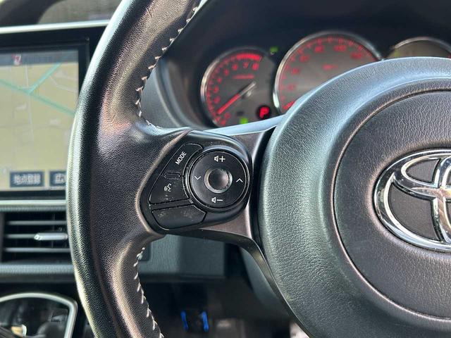 ヴォクシー ZS GRスポーツ GR専用フルエアロ・シート・ステアリング・18インチアルミ 両側電動スライドドア ナビNSZN-W66T フルセグ BT ETC Bカメラ ウーファー・ツイーター デュアルエアコン オートハイビーム(27枚目)