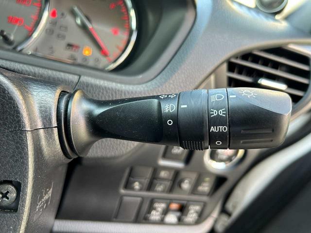 ヴォクシー ZS GRスポーツ GR専用フルエアロ・シート・ステアリング・18インチアルミ 両側電動スライドドア ナビNSZN-W66T フルセグ BT ETC Bカメラ ウーファー・ツイーター デュアルエアコン オートハイビーム(29枚目)