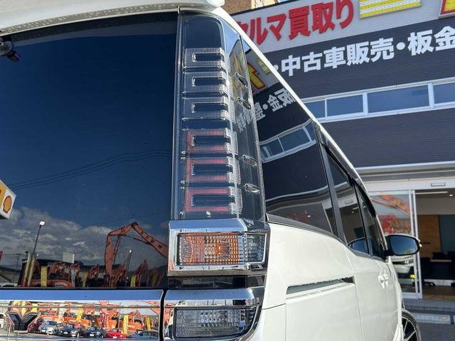 ヴォクシー ZS GRスポーツ GR専用フルエアロ・シート・ステアリング・18インチアルミ 両側電動スライドドア ナビNSZN-W66T フルセグ BT ETC Bカメラ ウーファー・ツイーター デュアルエアコン オートハイビーム(32枚目)