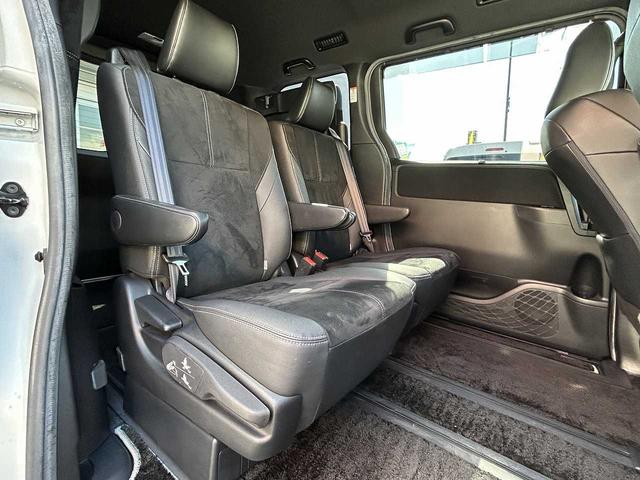 ヴォクシー ZS GRスポーツ GR専用フルエアロ・シート・ステアリング・18インチアルミ 両側電動スライドドア ナビNSZN-W66T フルセグ BT ETC Bカメラ ウーファー・ツイーター デュアルエアコン オートハイビーム(47枚目)