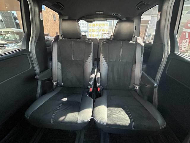 ヴォクシー ZS GRスポーツ GR専用フルエアロ・シート・ステアリング・18インチアルミ 両側電動スライドドア ナビNSZN-W66T フルセグ BT ETC Bカメラ ウーファー・ツイーター デュアルエアコン オートハイビーム(51枚目)