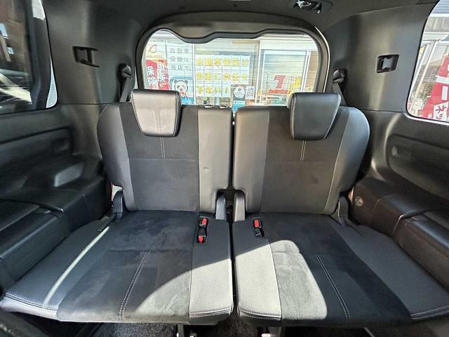 ヴォクシー ZS GRスポーツ GR専用フルエアロ・シート・ステアリング・18インチアルミ 両側電動スライドドア ナビNSZN-W66T フルセグ BT ETC Bカメラ ウーファー・ツイーター デュアルエアコン オートハイビーム(52枚目)