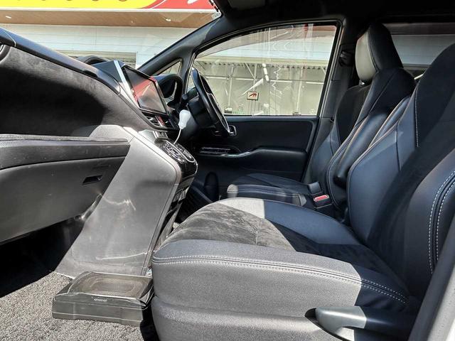 ヴォクシー ZS GRスポーツ GR専用フルエアロ・シート・ステアリング・18インチアルミ 両側電動スライドドア ナビNSZN-W66T フルセグ BT ETC Bカメラ ウーファー・ツイーター デュアルエアコン オートハイビーム(53枚目)