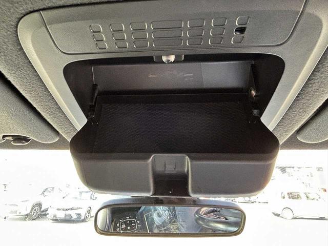 ヴォクシー ZS GRスポーツ GR専用フルエアロ・シート・ステアリング・18インチアルミ 両側電動スライドドア ナビNSZN-W66T フルセグ BT ETC Bカメラ ウーファー・ツイーター デュアルエアコン オートハイビーム(56枚目)