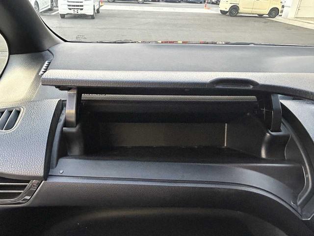 ヴォクシー ＺＳ　純正ナビＮＳＺＴ－Ｙ６６Ｔ　フルセグ　Ｂｌｕｅｔｏｏｔｈ　ＨＤＭＩ　ＵＳＢ　ＥＴＣ　クルコン　オートハイビーム　衝突軽減ブレーキ　オートリトラミラー　ＥＳＣ　レーンキープ　両側電動スライドドア（59枚目）