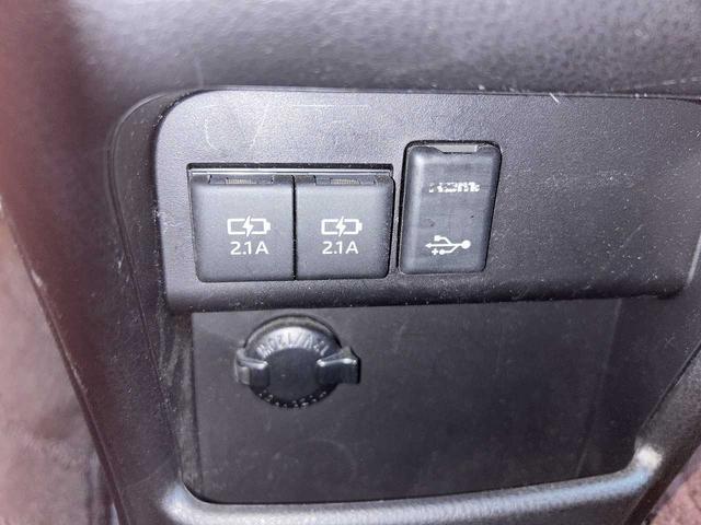 ヴォクシー ＺＳ　純正ナビＮＳＺＴ－Ｙ６６Ｔ　フルセグ　Ｂｌｕｅｔｏｏｔｈ　ＨＤＭＩ　ＵＳＢ　ＥＴＣ　クルコン　オートハイビーム　衝突軽減ブレーキ　オートリトラミラー　ＥＳＣ　レーンキープ　両側電動スライドドア（60枚目）