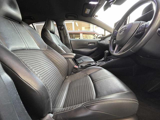 カローラスポーツ ハイブリッドＧ　フルセグ　Ｂｌｕｅｔｏｏｔｈ　バックカメラ　ＵＳＢ　ＥＴＣ　シートヒーター　クルコン　ＥＳＣ　レーンキープ　ＢＳＭ　ＲＣＴＡ　オートハイビーム　オートＬＥＤライト　衝突軽減ブレーキ　社外マフラー（8枚目）