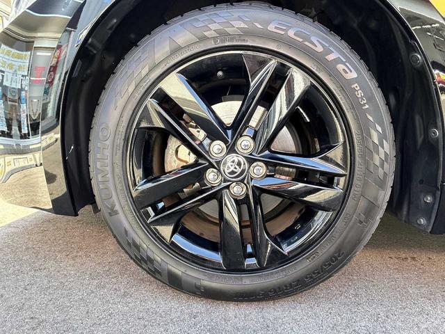 カローラスポーツ ハイブリッドＧ　フルセグ　Ｂｌｕｅｔｏｏｔｈ　バックカメラ　ＵＳＢ　ＥＴＣ　シートヒーター　クルコン　ＥＳＣ　レーンキープ　ＢＳＭ　ＲＣＴＡ　オートハイビーム　オートＬＥＤライト　衝突軽減ブレーキ　社外マフラー（28枚目）