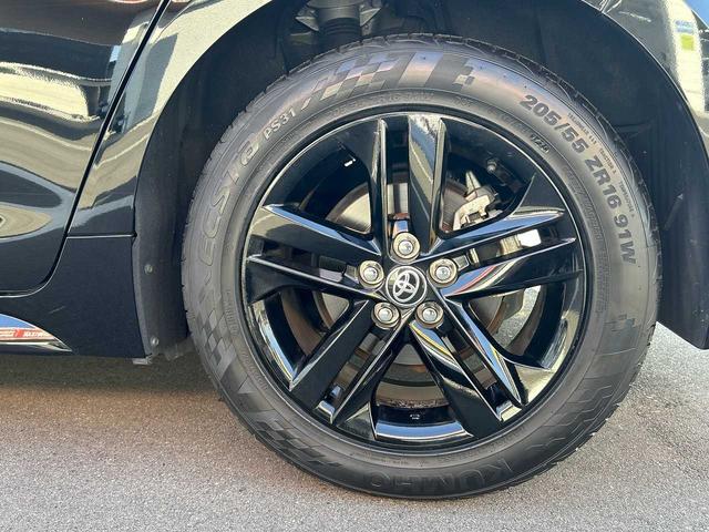 カローラスポーツ ハイブリッドＧ　フルセグ　Ｂｌｕｅｔｏｏｔｈ　バックカメラ　ＵＳＢ　ＥＴＣ　シートヒーター　クルコン　ＥＳＣ　レーンキープ　ＢＳＭ　ＲＣＴＡ　オートハイビーム　オートＬＥＤライト　衝突軽減ブレーキ　社外マフラー（29枚目）