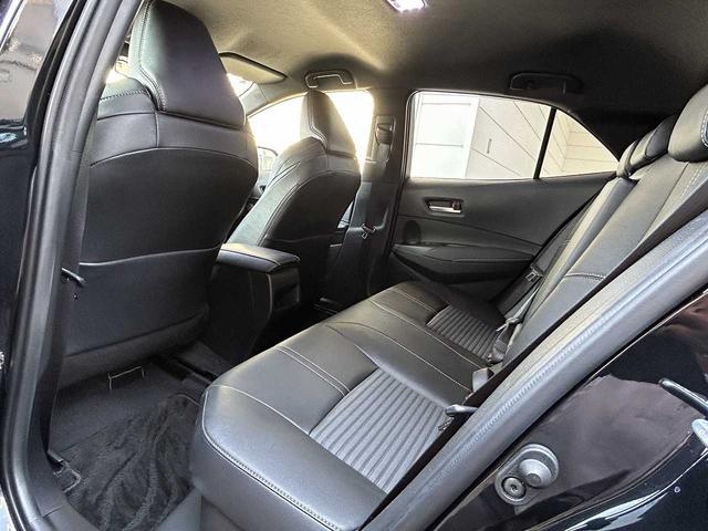 カローラスポーツ ハイブリッドＧ　フルセグ　Ｂｌｕｅｔｏｏｔｈ　バックカメラ　ＵＳＢ　ＥＴＣ　シートヒーター　クルコン　ＥＳＣ　レーンキープ　ＢＳＭ　ＲＣＴＡ　オートハイビーム　オートＬＥＤライト　衝突軽減ブレーキ　社外マフラー（32枚目）