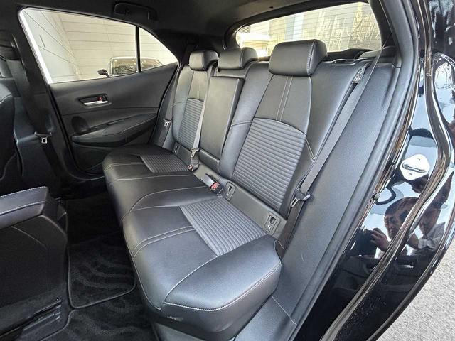 カローラスポーツ ハイブリッドＧ　フルセグ　Ｂｌｕｅｔｏｏｔｈ　バックカメラ　ＵＳＢ　ＥＴＣ　シートヒーター　クルコン　ＥＳＣ　レーンキープ　ＢＳＭ　ＲＣＴＡ　オートハイビーム　オートＬＥＤライト　衝突軽減ブレーキ　社外マフラー（33枚目）