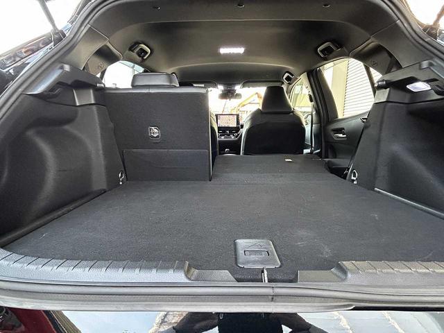 カローラスポーツ ハイブリッドＧ　フルセグ　Ｂｌｕｅｔｏｏｔｈ　バックカメラ　ＵＳＢ　ＥＴＣ　シートヒーター　クルコン　ＥＳＣ　レーンキープ　ＢＳＭ　ＲＣＴＡ　オートハイビーム　オートＬＥＤライト　衝突軽減ブレーキ　社外マフラー（39枚目）