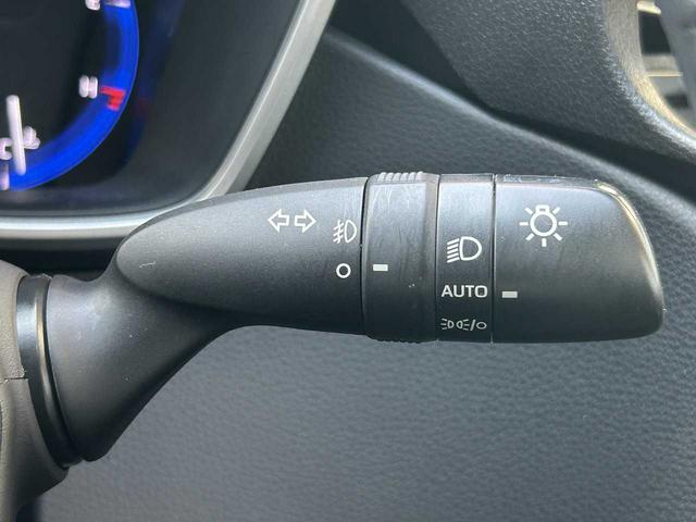 カローラスポーツ ハイブリッドＧ　フルセグ　Ｂｌｕｅｔｏｏｔｈ　バックカメラ　ＵＳＢ　ＥＴＣ　シートヒーター　クルコン　ＥＳＣ　レーンキープ　ＢＳＭ　ＲＣＴＡ　オートハイビーム　オートＬＥＤライト　衝突軽減ブレーキ　社外マフラー（45枚目）