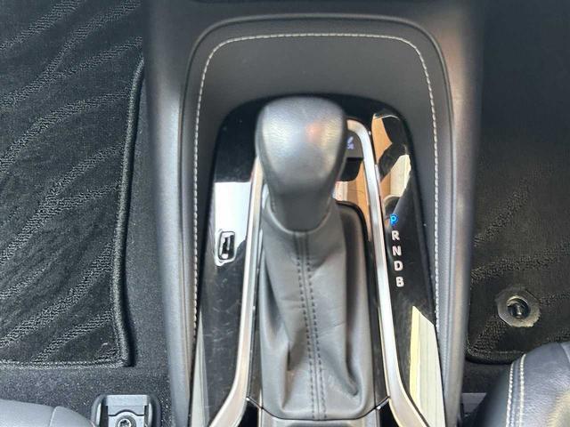 カローラスポーツ ハイブリッドＧ　フルセグ　Ｂｌｕｅｔｏｏｔｈ　バックカメラ　ＵＳＢ　ＥＴＣ　シートヒーター　クルコン　ＥＳＣ　レーンキープ　ＢＳＭ　ＲＣＴＡ　オートハイビーム　オートＬＥＤライト　衝突軽減ブレーキ　社外マフラー（46枚目）