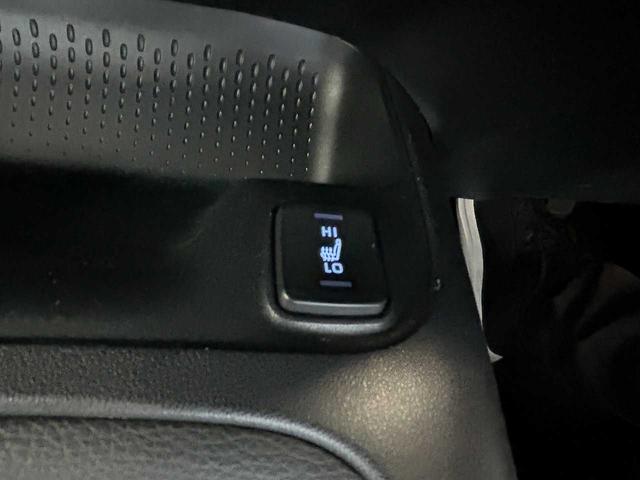 カローラスポーツ ハイブリッドＧ　フルセグ　Ｂｌｕｅｔｏｏｔｈ　バックカメラ　ＵＳＢ　ＥＴＣ　シートヒーター　クルコン　ＥＳＣ　レーンキープ　ＢＳＭ　ＲＣＴＡ　オートハイビーム　オートＬＥＤライト　衝突軽減ブレーキ　社外マフラー（49枚目）