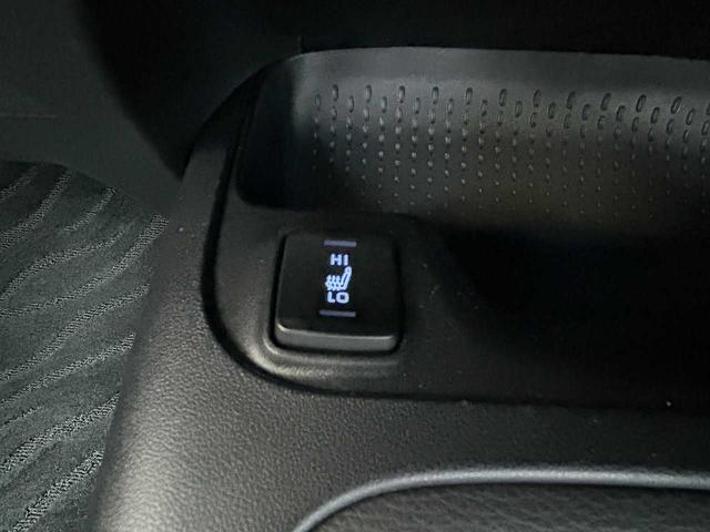 カローラスポーツ ハイブリッドＧ　フルセグ　Ｂｌｕｅｔｏｏｔｈ　バックカメラ　ＵＳＢ　ＥＴＣ　シートヒーター　クルコン　ＥＳＣ　レーンキープ　ＢＳＭ　ＲＣＴＡ　オートハイビーム　オートＬＥＤライト　衝突軽減ブレーキ　社外マフラー（50枚目）