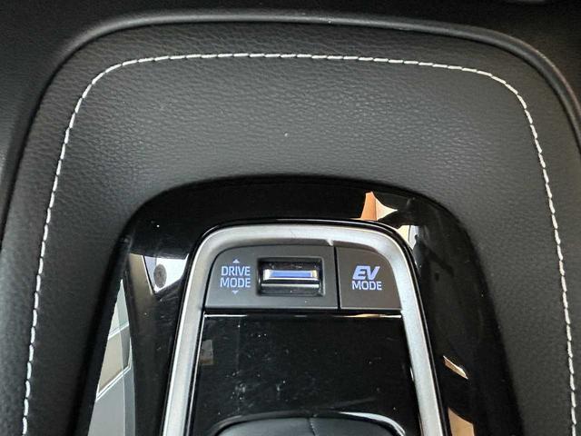 カローラスポーツ ハイブリッドＧ　フルセグ　Ｂｌｕｅｔｏｏｔｈ　バックカメラ　ＵＳＢ　ＥＴＣ　シートヒーター　クルコン　ＥＳＣ　レーンキープ　ＢＳＭ　ＲＣＴＡ　オートハイビーム　オートＬＥＤライト　衝突軽減ブレーキ　社外マフラー（51枚目）