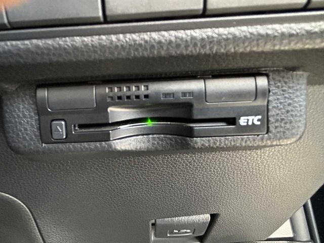 カローラスポーツ ハイブリッドＧ　フルセグ　Ｂｌｕｅｔｏｏｔｈ　バックカメラ　ＵＳＢ　ＥＴＣ　シートヒーター　クルコン　ＥＳＣ　レーンキープ　ＢＳＭ　ＲＣＴＡ　オートハイビーム　オートＬＥＤライト　衝突軽減ブレーキ　社外マフラー（55枚目）