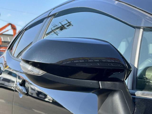 カローラスポーツ ハイブリッドＧ　フルセグ　Ｂｌｕｅｔｏｏｔｈ　バックカメラ　ＵＳＢ　ＥＴＣ　シートヒーター　クルコン　ＥＳＣ　レーンキープ　ＢＳＭ　ＲＣＴＡ　オートハイビーム　オートＬＥＤライト　衝突軽減ブレーキ　社外マフラー（59枚目）