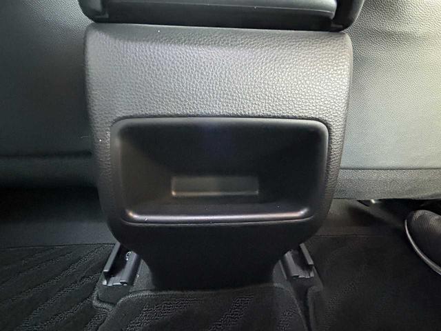 カローラスポーツ ハイブリッドＧ　フルセグ　Ｂｌｕｅｔｏｏｔｈ　バックカメラ　ＵＳＢ　ＥＴＣ　シートヒーター　クルコン　ＥＳＣ　レーンキープ　ＢＳＭ　ＲＣＴＡ　オートハイビーム　オートＬＥＤライト　衝突軽減ブレーキ　社外マフラー（69枚目）