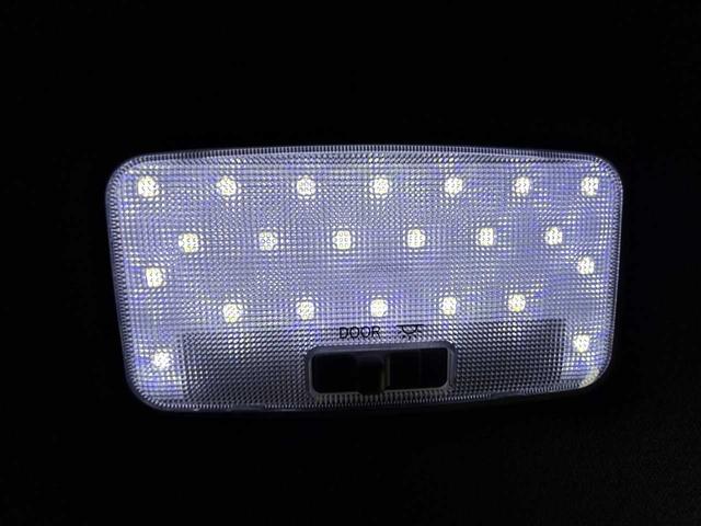 カローラスポーツ ハイブリッドＧ　フルセグ　Ｂｌｕｅｔｏｏｔｈ　バックカメラ　ＵＳＢ　ＥＴＣ　シートヒーター　クルコン　ＥＳＣ　レーンキープ　ＢＳＭ　ＲＣＴＡ　オートハイビーム　オートＬＥＤライト　衝突軽減ブレーキ　社外マフラー（70枚目）