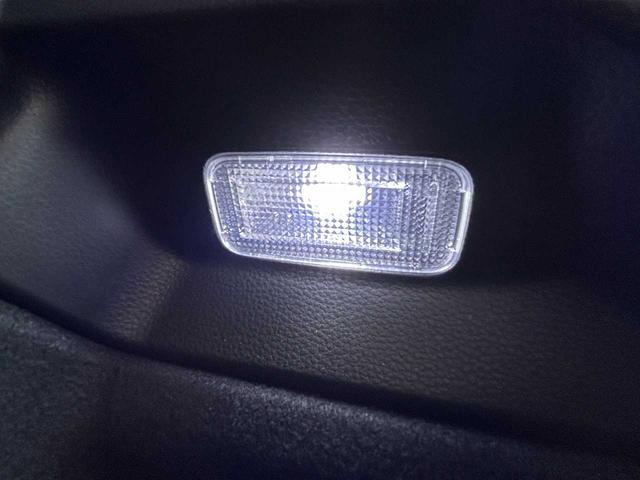 カローラスポーツ ハイブリッドＧ　フルセグ　Ｂｌｕｅｔｏｏｔｈ　バックカメラ　ＵＳＢ　ＥＴＣ　シートヒーター　クルコン　ＥＳＣ　レーンキープ　ＢＳＭ　ＲＣＴＡ　オートハイビーム　オートＬＥＤライト　衝突軽減ブレーキ　社外マフラー（71枚目）