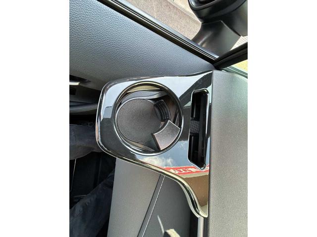 カローラスポーツ ハイブリッドＧ　フルセグ　Ｂｌｕｅｔｏｏｔｈ　バックカメラ　ＵＳＢ　ＥＴＣ　シートヒーター　クルコン　ＥＳＣ　レーンキープ　ＢＳＭ　ＲＣＴＡ　オートハイビーム　オートＬＥＤライト　衝突軽減ブレーキ　社外マフラー（73枚目）