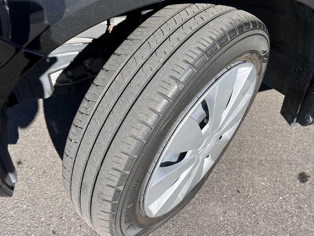 ワゴンＲ ハイブリッドＦＸ　禁煙車　スマートキー　プッシュスタート　衝突軽減ブレーキ　クリアランスソナー　シートヒーター　オートエアコン　オートライト　ＣＤオーディオ　アイドリングストップ　レーンキープ　ＥＳＣ（5枚目）