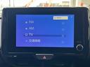 ヤリスクロス ハイブリッドＺ　ＭＯＰナビ　フルセグ　Ｂｌｕｅｔｏｏｔｈ　全周囲カメラ　ＵＳＢ－Ｃ　ＨＤＭＩ　ＥＴＣ　ハンドルヒーター　パワーシート　シートヒーター　クルコン　オートＬＥＤライト　オートハイビーム　ＢＳＭ　ＲＣＴＡ（4枚目）
