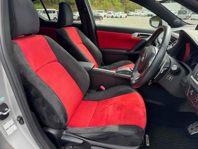ＣＴ ＣＴ２００ｈ　Ｆスポーツ　禁煙車／１２ヶ月保証／安全装置／ナビ／Ｂｌｕｅｔｏｏｔｈ／ＤＶＤ再生／バックモニター／サンルーフ／スマートキー／ＥＴＣ／フルセグＴＶ／パワーシート／シートヒーター（14枚目）