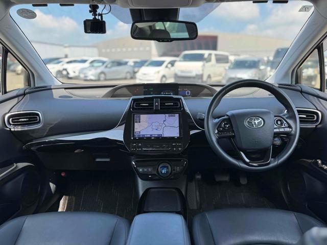 プリウス Ａツーリングセレクション　ワンオーナー／禁煙車／１２ヶ月保証／安全装置／ナビ／バックカメラ／Ｂｌｕｅｔｏｏｔｈ／ＨＤＭＩ／スマートキー／フルセグＴＶ／クルーズコントロール／パワーシート／シートヒーター／ドラレコ（10枚目）
