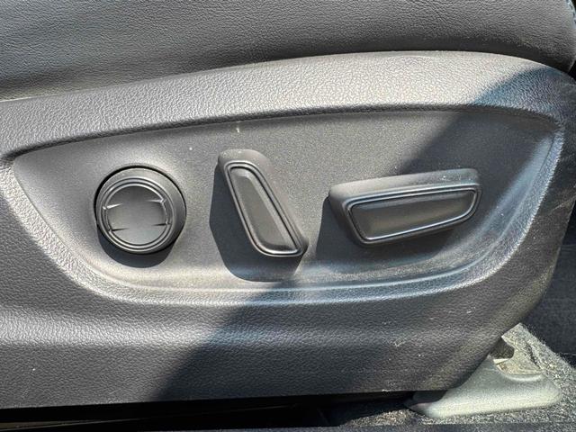 プリウス Ａツーリングセレクション　ワンオーナー／禁煙車／１２ヶ月保証／安全装置／ナビ／バックカメラ／Ｂｌｕｅｔｏｏｔｈ／ＨＤＭＩ／スマートキー／フルセグＴＶ／クルーズコントロール／パワーシート／シートヒーター／ドラレコ（14枚目）