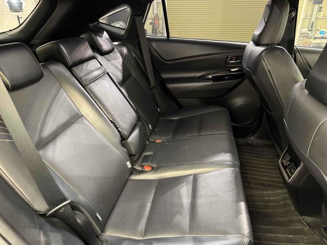 ハリアーハイブリッド プログレス　メタル　アンド　レザーパッケージ　ワンオーナー／禁煙車／１２ヶ月保証／安全装置／ナビ／Ｂｌｕｅｔｏｏｔｈ／スマートキー／フルセグＴＶ／パノラミックビュー／クルーズコントロール／パワーバックドア／パワーシート／シートエアコン（16枚目）