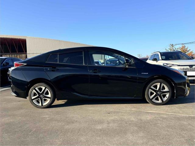 プリウス Ａツーリングセレクション　１２ヶ月保証／安全装置／ナビ／Ｂｌｕｅｔｏｏｔｈ／ＵＳＢ／フルセグＴＶ／ＣＤ・ＤＶＤ／シートヒーター／ドラレコ／オートライト／オートハイビーム／ＡＣ１００Ｖ（8枚目）