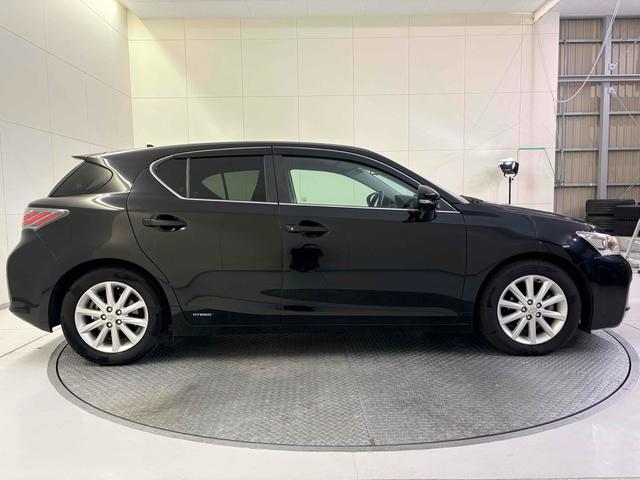 CT CT200h バージョンC 12ヶ月保証/ナビ/Bluetooth/スマートキー/フルセグTV/クルーズコントロール/シートヒーター/ドライブレコーダー/バックカメラ/ETC/アルミホイール(8枚目)