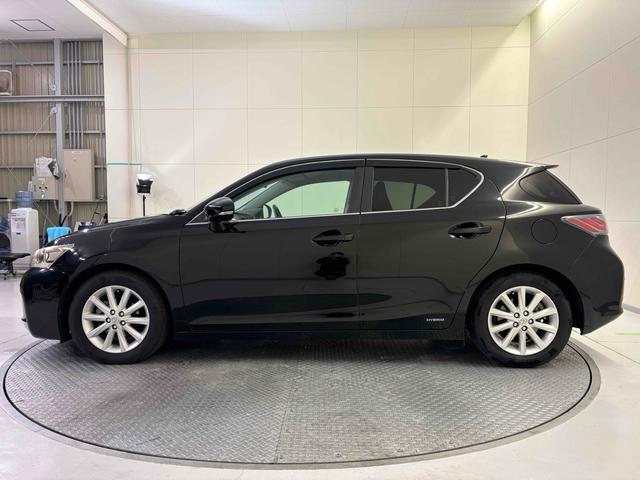 CT CT200h バージョンC 12ヶ月保証/ナビ/Bluetooth/スマートキー/フルセグTV/クルーズコントロール/シートヒーター/ドライブレコーダー/バックカメラ/ETC/アルミホイール(9枚目)