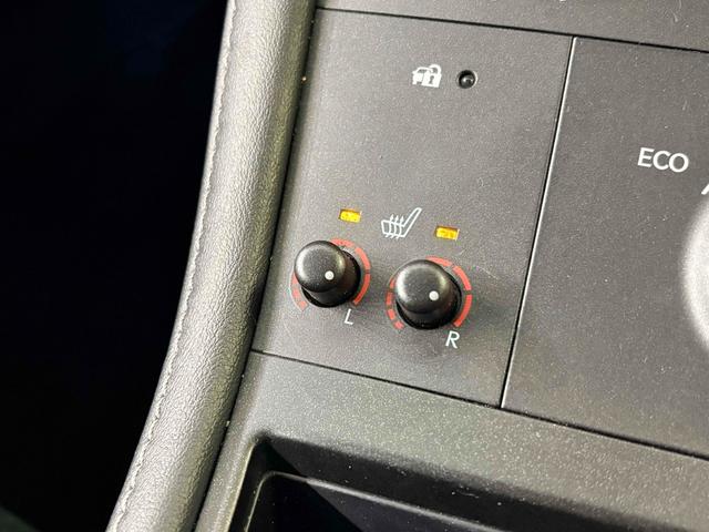 CT CT200h バージョンC 12ヶ月保証/ナビ/Bluetooth/スマートキー/フルセグTV/クルーズコントロール/シートヒーター/ドライブレコーダー/バックカメラ/ETC/アルミホイール(13枚目)