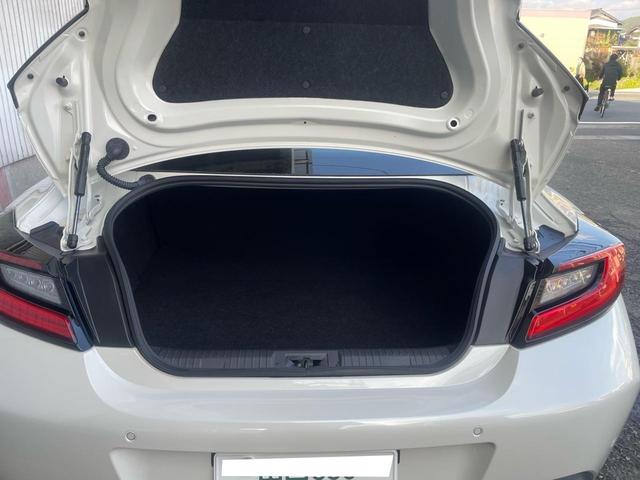 ＧＲ８６ ＳＺ　ワンオーナー　禁煙車　９インチナビ　フルセグ　ＤＶＤ再生　音楽録音　バックモニター（8枚目）