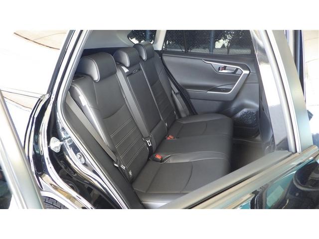 ＲＡＶ４ Ｇ　Ｚパッケージ　サンルーフ　４ＷＤ　フルセグ　メモリーナビ　ミュージックプレイヤー接続可　バックカメラ　衝突被害軽減システム　ＥＴＣ　ドラレコ　ＬＥＤヘッドランプ　ワンオーナー　フルエアロ　記録簿（10枚目）