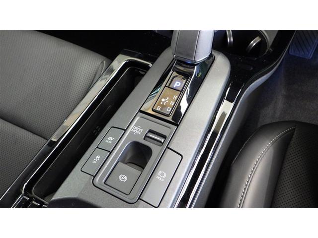 プリウス Ｚ　サンルーフ　フルセグ　ミュージックプレイヤー接続可　バックカメラ　衝突被害軽減システム　ＥＴＣ　ＬＥＤヘッドランプ　ワンオーナー（9枚目）